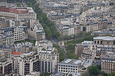 《零：濡鸦之巫女》泳装外面套衣服是为了表现浸湿质感